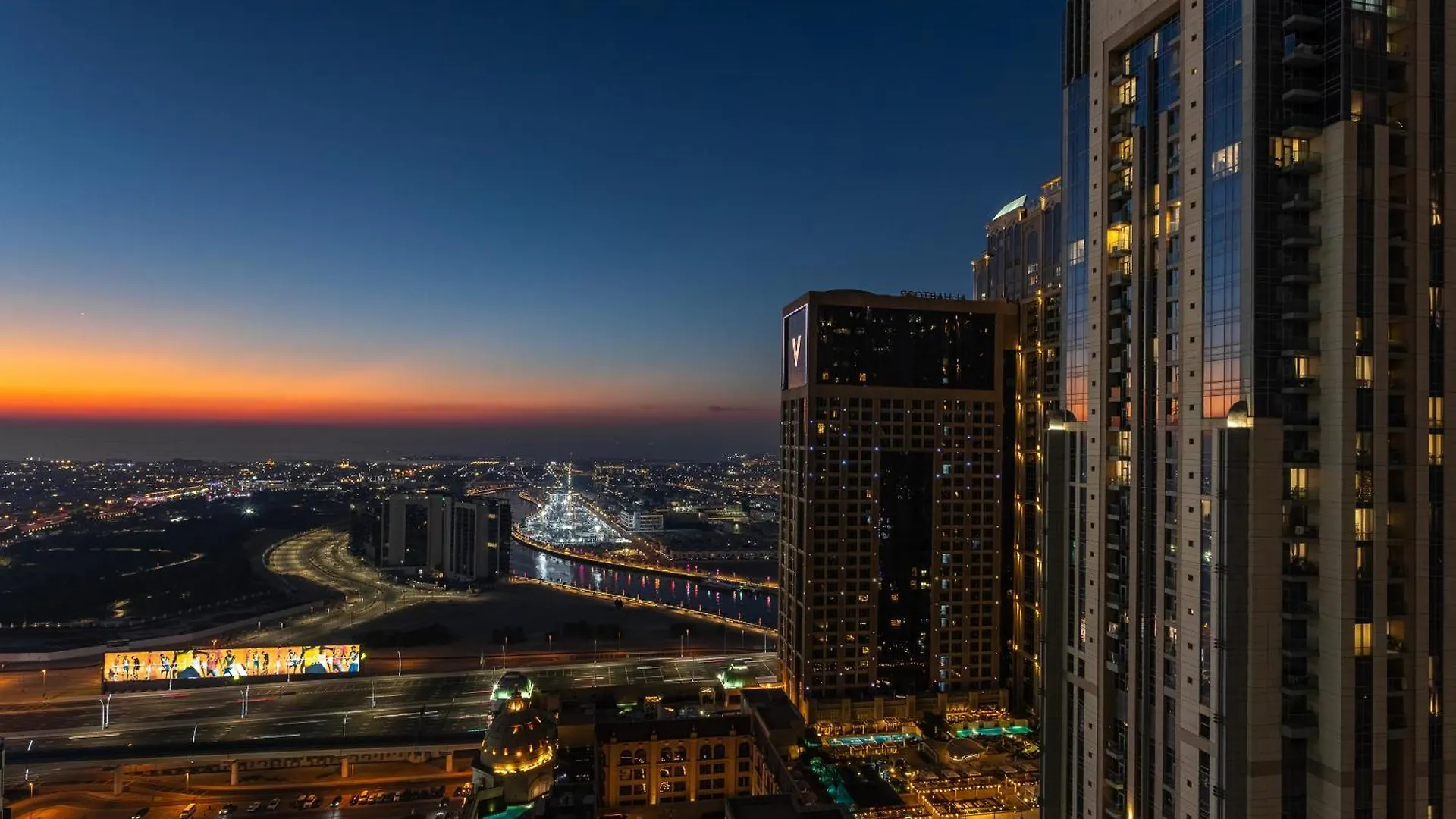 Luxury 2Br Apt Stunning Views In Amna Tower By Simply Comfort Dubai Emirati Arabi Uniti