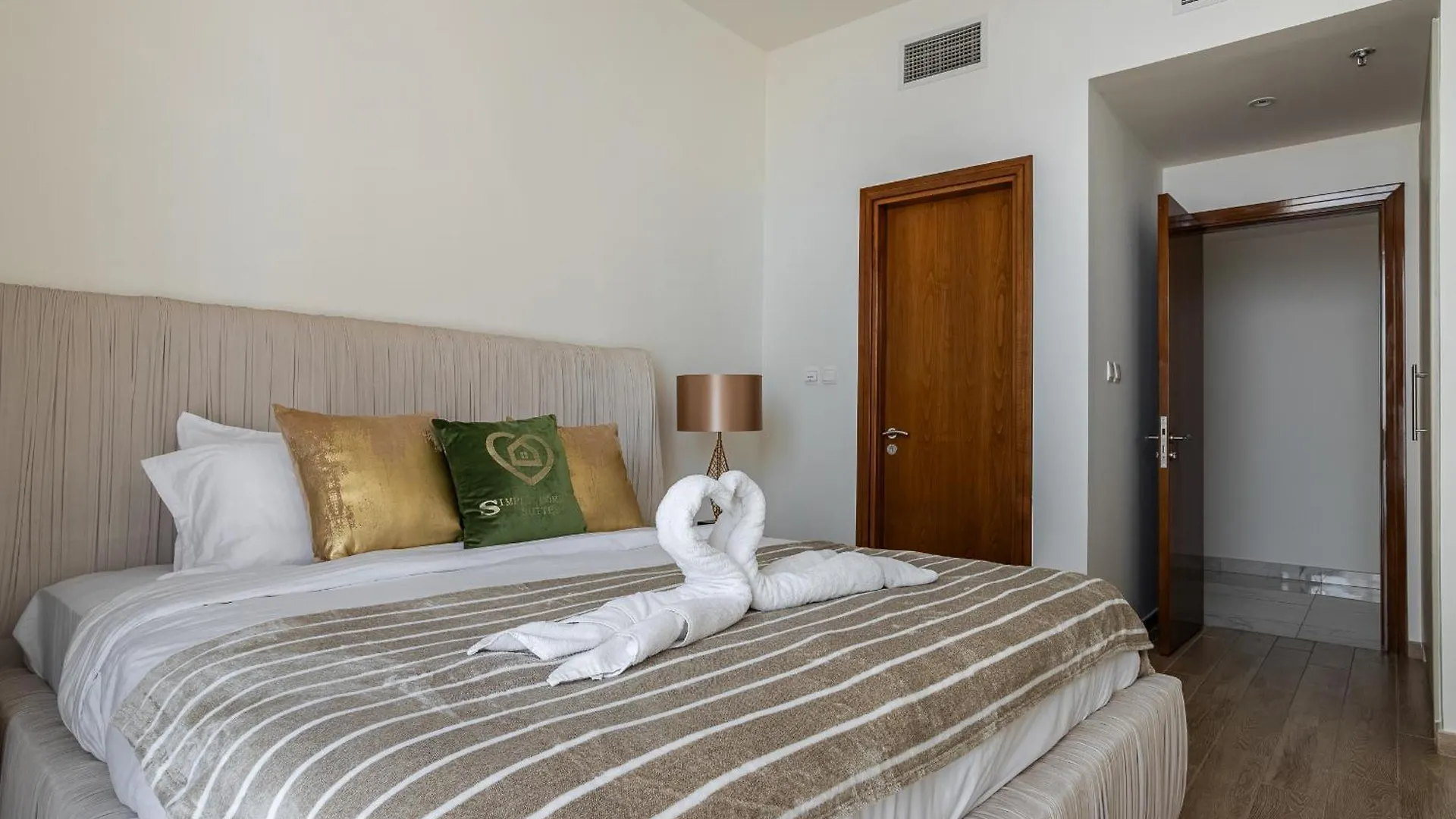 Luxury 2Br Apt Stunning Views In Amna Tower By Simply Comfort Dubai Appartamento