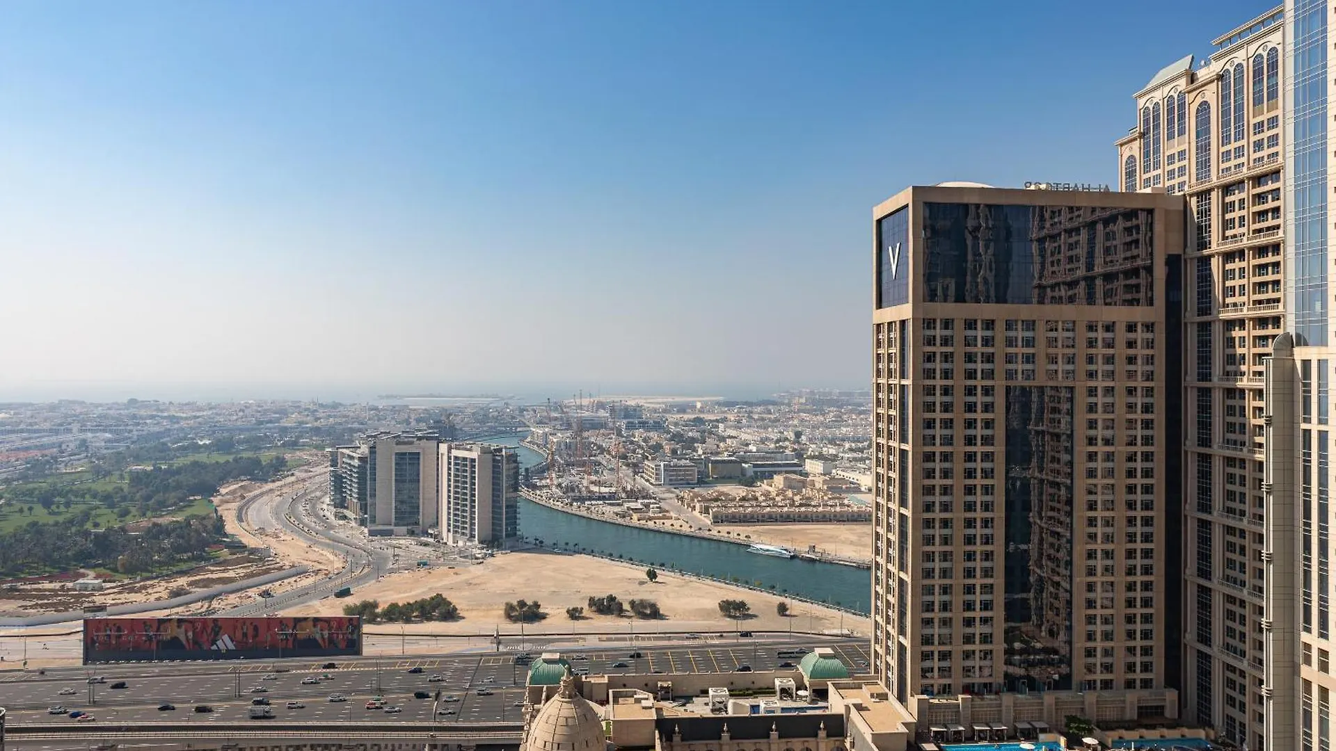 Luxury 2Br Apt Stunning Views In Amna Tower By Simply Comfort Dubai